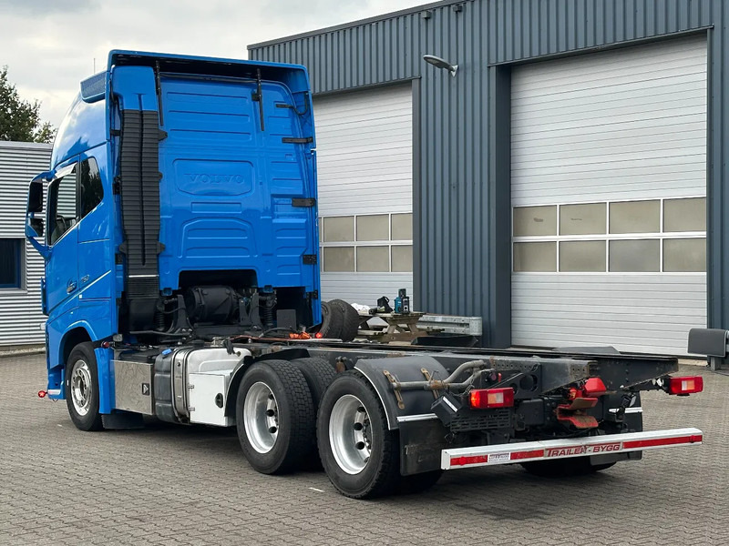 Volvo FH 16.750 6x4 Globe XL Chassis Retarder 3.90 Wb Full Air - Грузовик-шасси: фото 4 Volvo FH 16.750 6x4 Globe XL Chassis Retarder 3.90 Wb Full Air - Грузовик-шасси: фото 4