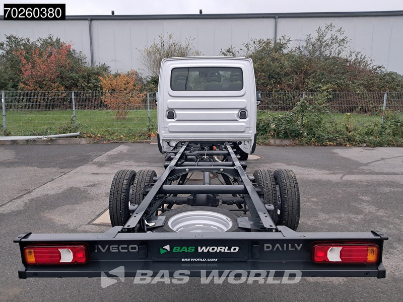 Iveco Daily 35C21 Neu! 3.0L 2025-Modell Automatik 210PS Radstand 410 Fahrgestell Doppelbereifung LED ACC Klima Euro6 Chassis A/C - Фургон: фото 3 Iveco Daily 35C21 Neu! 3.0L 2025-Modell Automatik 210PS Radstand 410 Fahrgestell Doppelbereifung LED ACC Klima Euro6 Chassis A/C - Фургон: фото 3