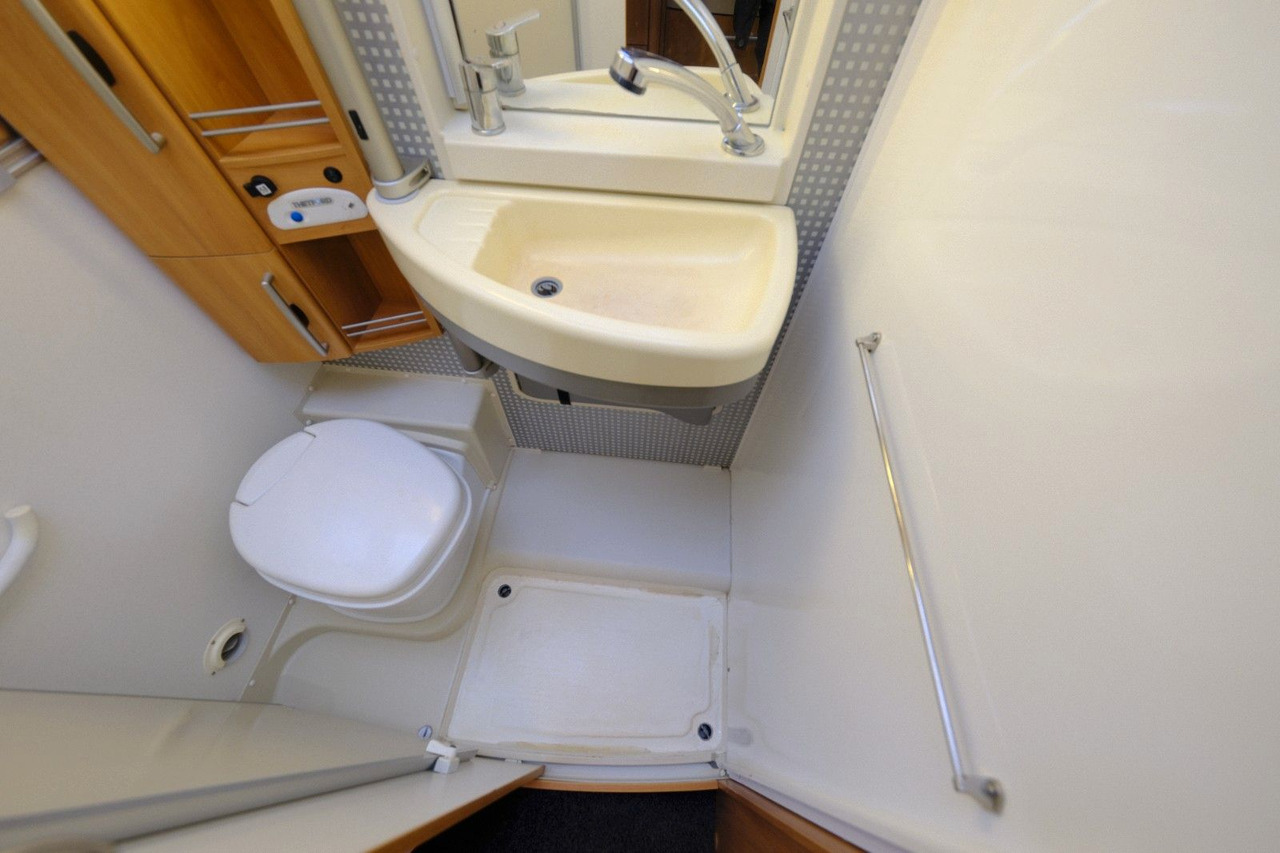 Новый Интегрированный автодом HYMER / ERIBA / HYMERCAR B 504 - 1.HAND - FESTBETT+HUBBETT - TÜV 8/26: фото 22