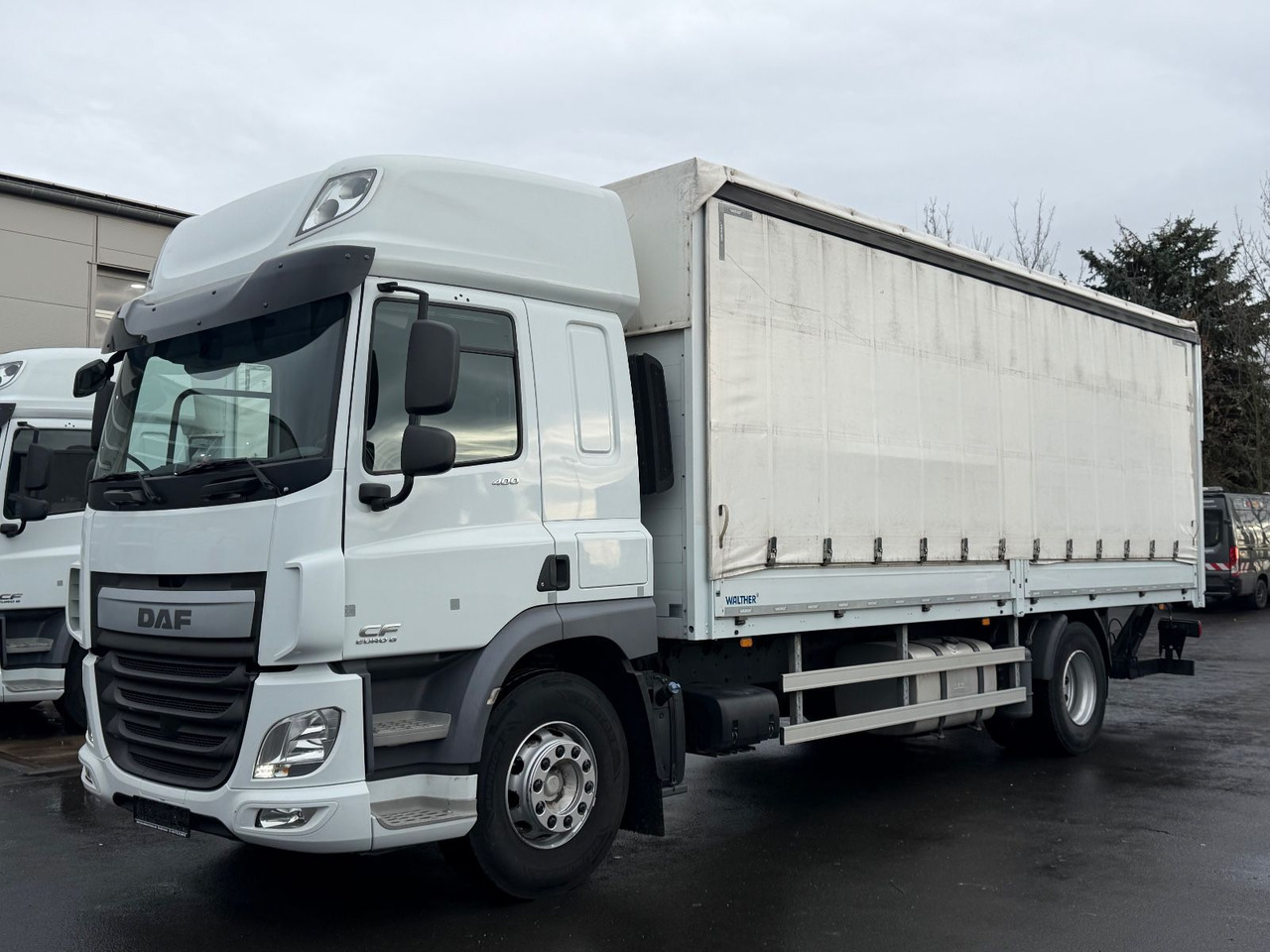 DAF CF 400FA Pritsche/Plane, Edscha, Retarder, Lbw - Тентованный грузовик: фото 2 DAF CF 400FA Pritsche/Plane, Edscha, Retarder, Lbw - Тентованный грузовик: фото 2