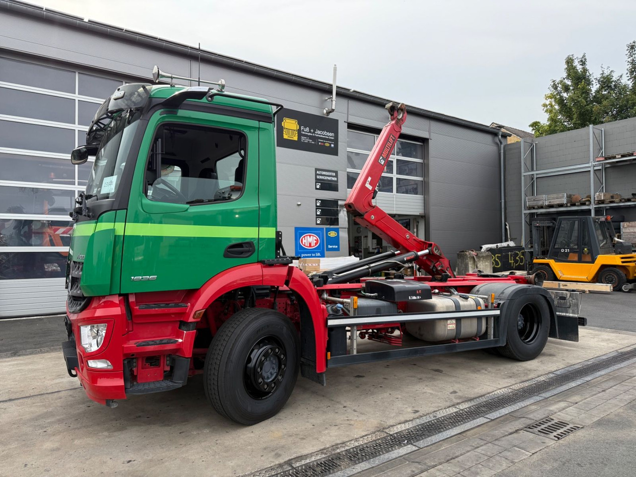 Mercedes-Benz Arocs 1836/10,7L/Hiab Ultima 14S/4x2/Autom./Top - Крюковой мультилифт: фото 2 Mercedes-Benz Arocs 1836/10,7L/Hiab Ultima 14S/4x2/Autom./Top - Крюковой мультилифт: фото 2
