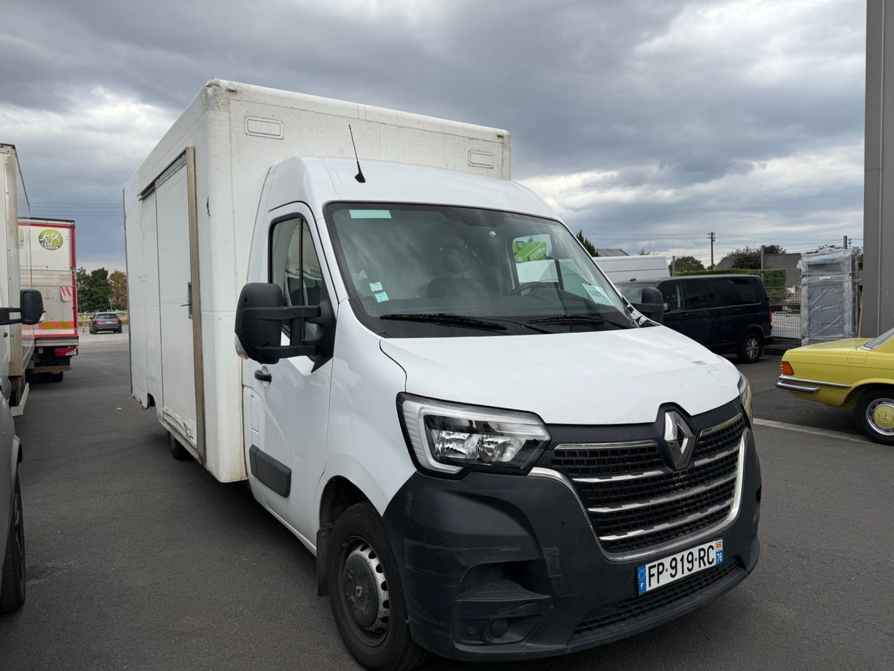 Renault Master III Koffer/Hebebühne/Klima/Kamera - Фургон с закрытым кузовом: фото 2 Renault Master III Koffer/Hebebühne/Klima/Kamera - Фургон с закрытым кузовом: фото 2