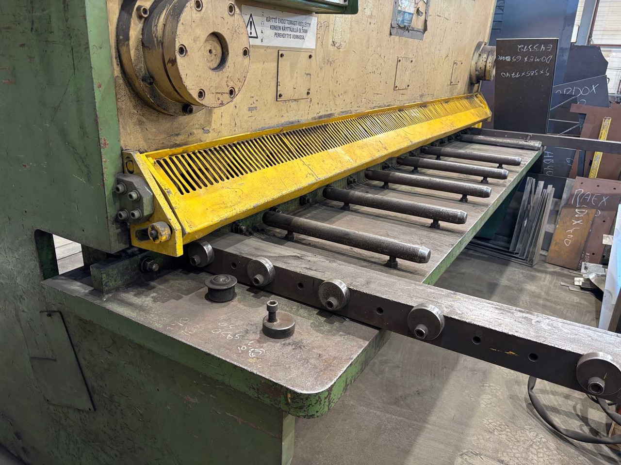 Sheet Metal Cutter LVD MVS 31/20 + Plate Feed Table - Металлообрабатывающий станок: фото 3 Sheet Metal Cutter LVD MVS 31/20 + Plate Feed Table - Металлообрабатывающий станок: фото 3