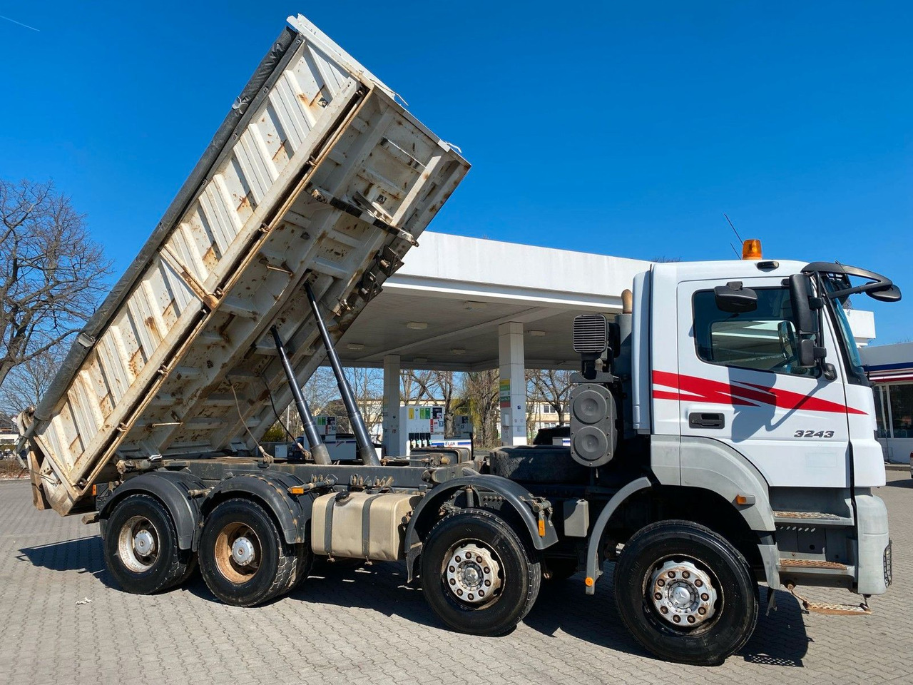 Mercedes-Benz Axor 2 C 4-Achser 3243 8x4 Kipp RETARDER MEILLER - Самосвал: фото 1 Mercedes-Benz Axor 2 C 4-Achser 3243 8x4 Kipp RETARDER MEILLER - Самосвал: фото 1