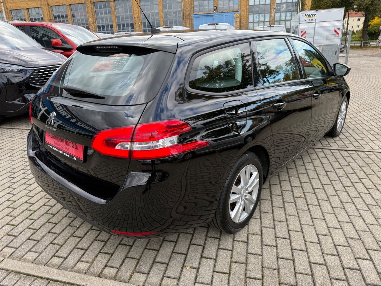 Peugeot 308 SW Active TEMPOMAT NAVI KLIMAA NAVI - Универсал: фото 4 Peugeot 308 SW Active TEMPOMAT NAVI KLIMAA NAVI - Универсал: фото 4