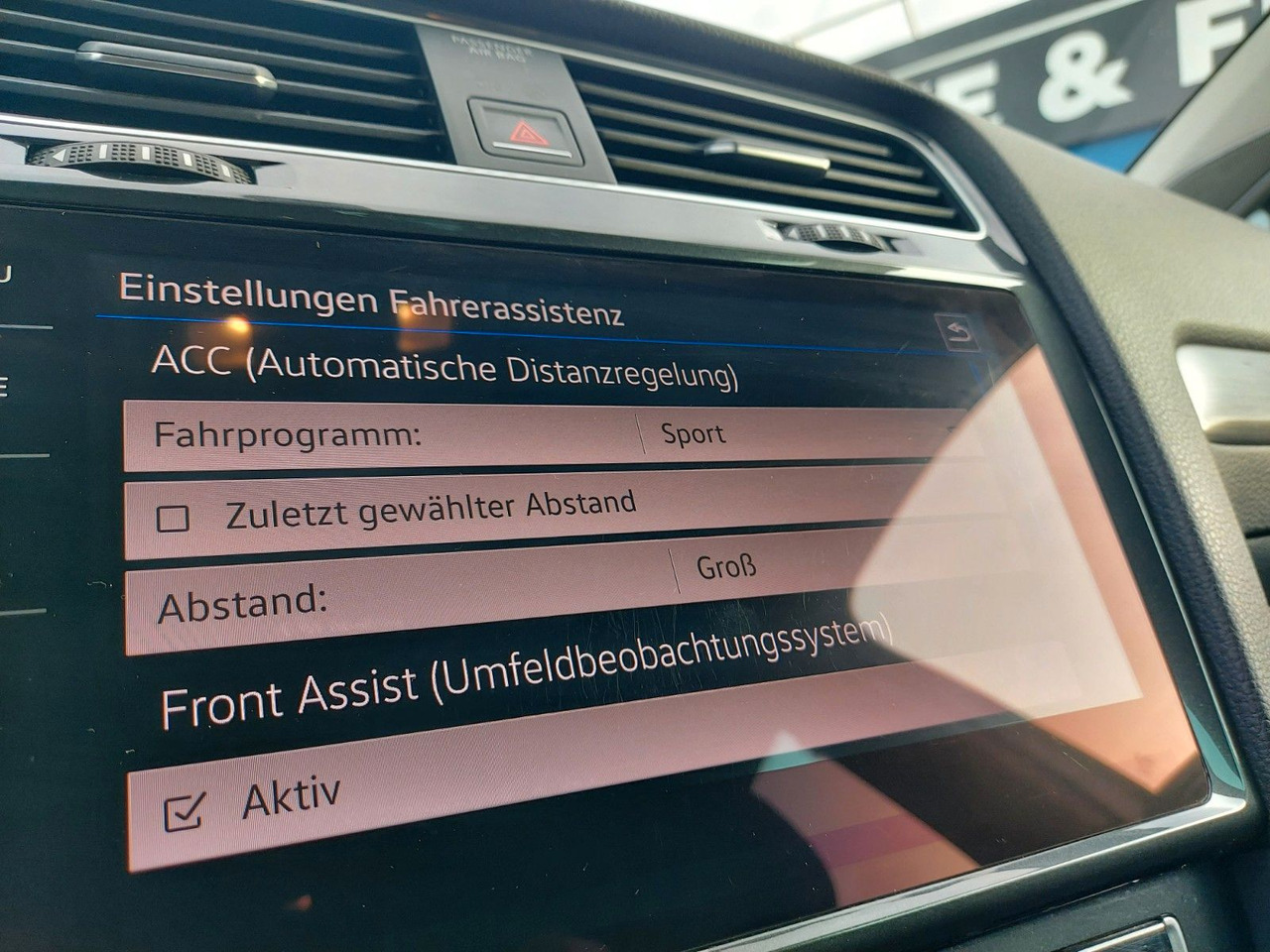 Volkswagen Golf VII Variant DSG Comfort ACC Massage Nav DAB - Универсал: фото 2 Volkswagen Golf VII Variant DSG Comfort ACC Massage Nav DAB - Универсал: фото 2