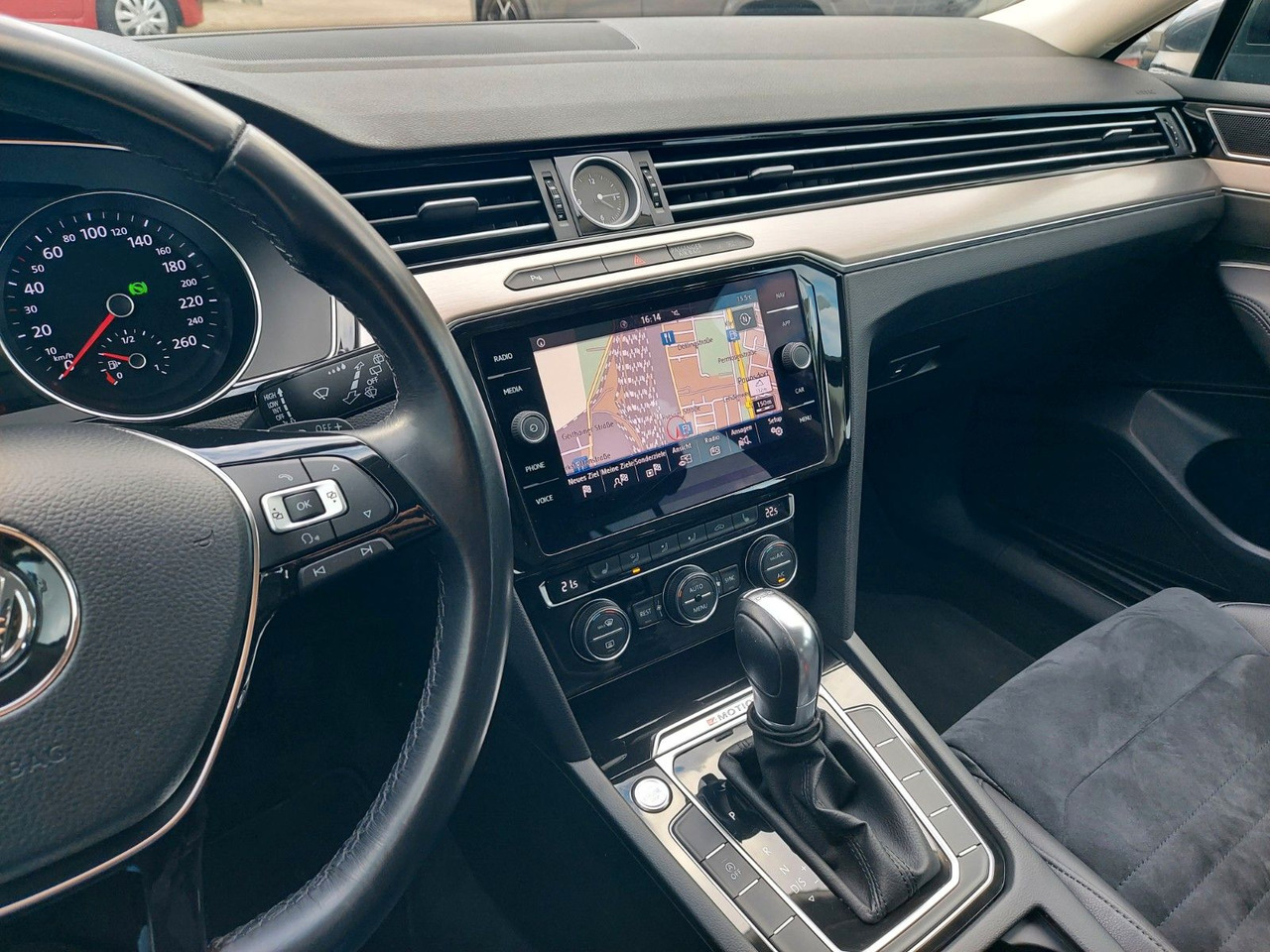 Универсал Volkswagen Passat Variant Highline 4Motion 4x4 Massage: фото 15