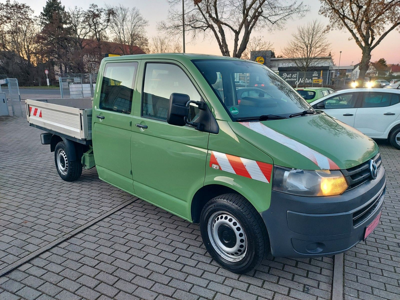 Volkswagen T5 Transporter Pritsche Doppelkabine - Малотоннажный бортовой грузовик, Грузопассажирский фургон: фото 1 Volkswagen T5 Transporter Pritsche Doppelkabine - Малотоннажный бортовой грузовик, Грузопассажирский фургон: фото 1