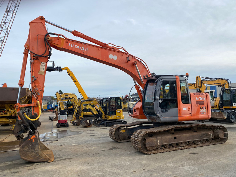Hitachi ZX 225 USRLC NVT - Гусеничный экскаватор: фото 1 Hitachi ZX 225 USRLC NVT - Гусеничный экскаватор: фото 1