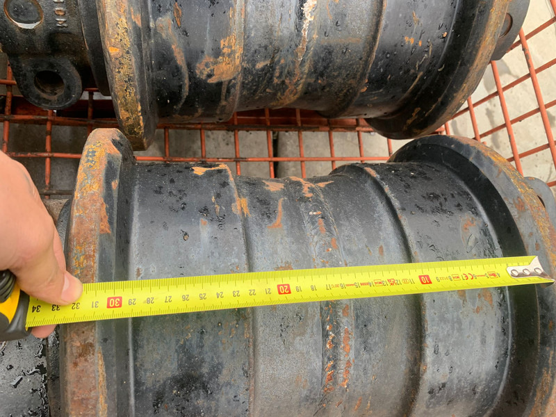 Hitachi Hitachi EX1200D5 bottom track roller SF - Запчасти: фото 3 Hitachi Hitachi EX1200D5 bottom track roller SF - Запчасти: фото 3