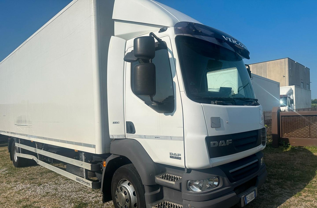 DAF LF 55.220 FURGONE 8 MT. - Грузовик с закрытым кузовом: фото 2 DAF LF 55.220 FURGONE 8 MT. - Грузовик с закрытым кузовом: фото 2