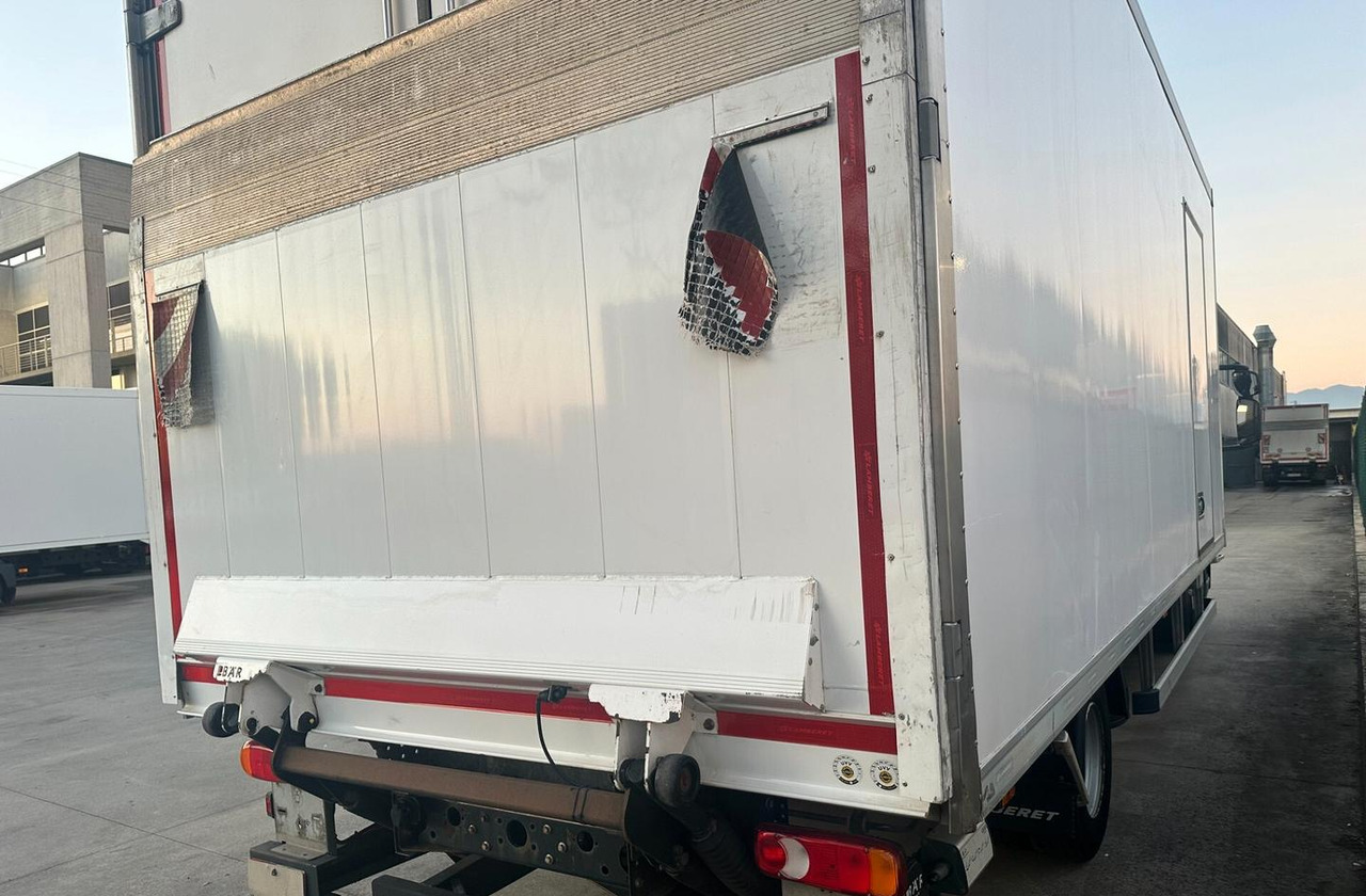 Iveco 75 E 19 P FURGONE ISOTERMICO E SPONDA - Рефрижератор: фото 4 Iveco 75 E 19 P FURGONE ISOTERMICO E SPONDA - Рефрижератор: фото 4