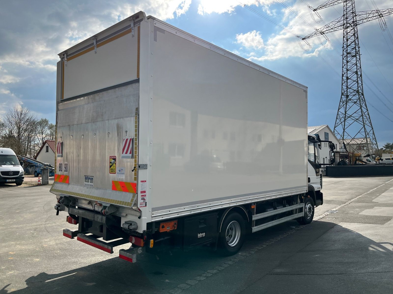 Iveco Eurocargo 120-210 L / Dhollandia 1.5T / CNG - Грузовик с закрытым кузовом: фото 4 Iveco Eurocargo 120-210 L / Dhollandia 1.5T / CNG - Грузовик с закрытым кузовом: фото 4