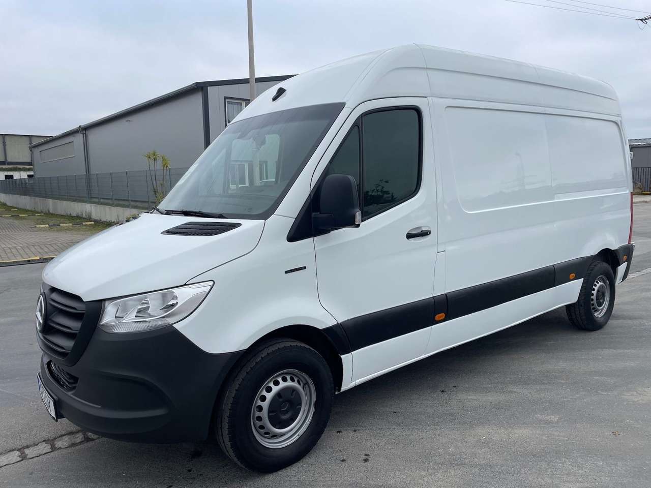 Mercedes-Benz eSprinter L2H2 Kastenwagen/47KW/AC/Kamera - Цельнометаллический фургон, Электрический фургон: фото 3 Mercedes-Benz eSprinter L2H2 Kastenwagen/47KW/AC/Kamera - Цельнометаллический фургон, Электрический фургон: фото 3