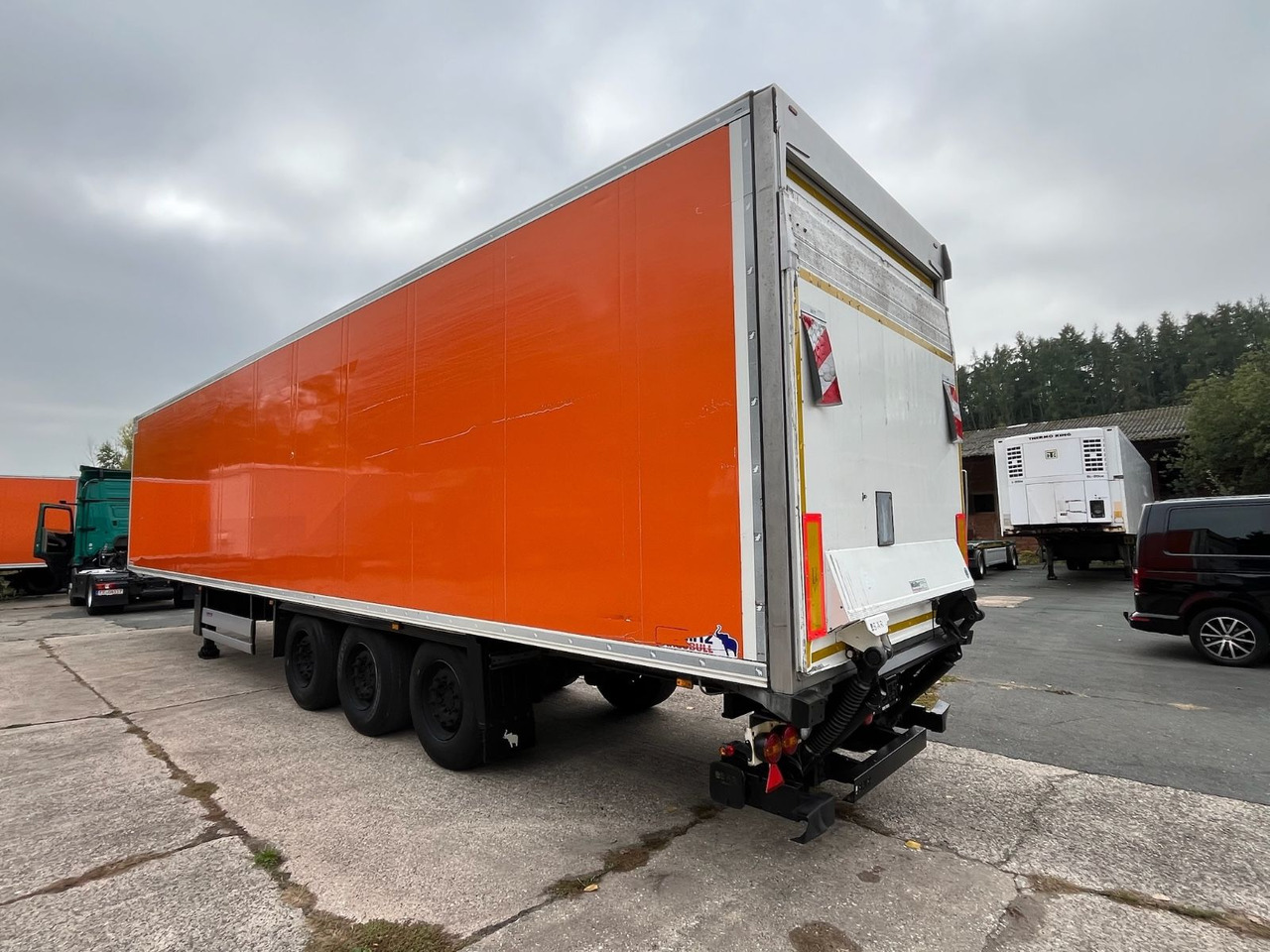 Schmitz Cargobull SCB*S3B/CARRIER/Vector1550/LBW/BÄR/2347h/13,4m - Полуприцеп-фургон: фото 4 Schmitz Cargobull SCB*S3B/CARRIER/Vector1550/LBW/BÄR/2347h/13,4m - Полуприцеп-фургон: фото 4