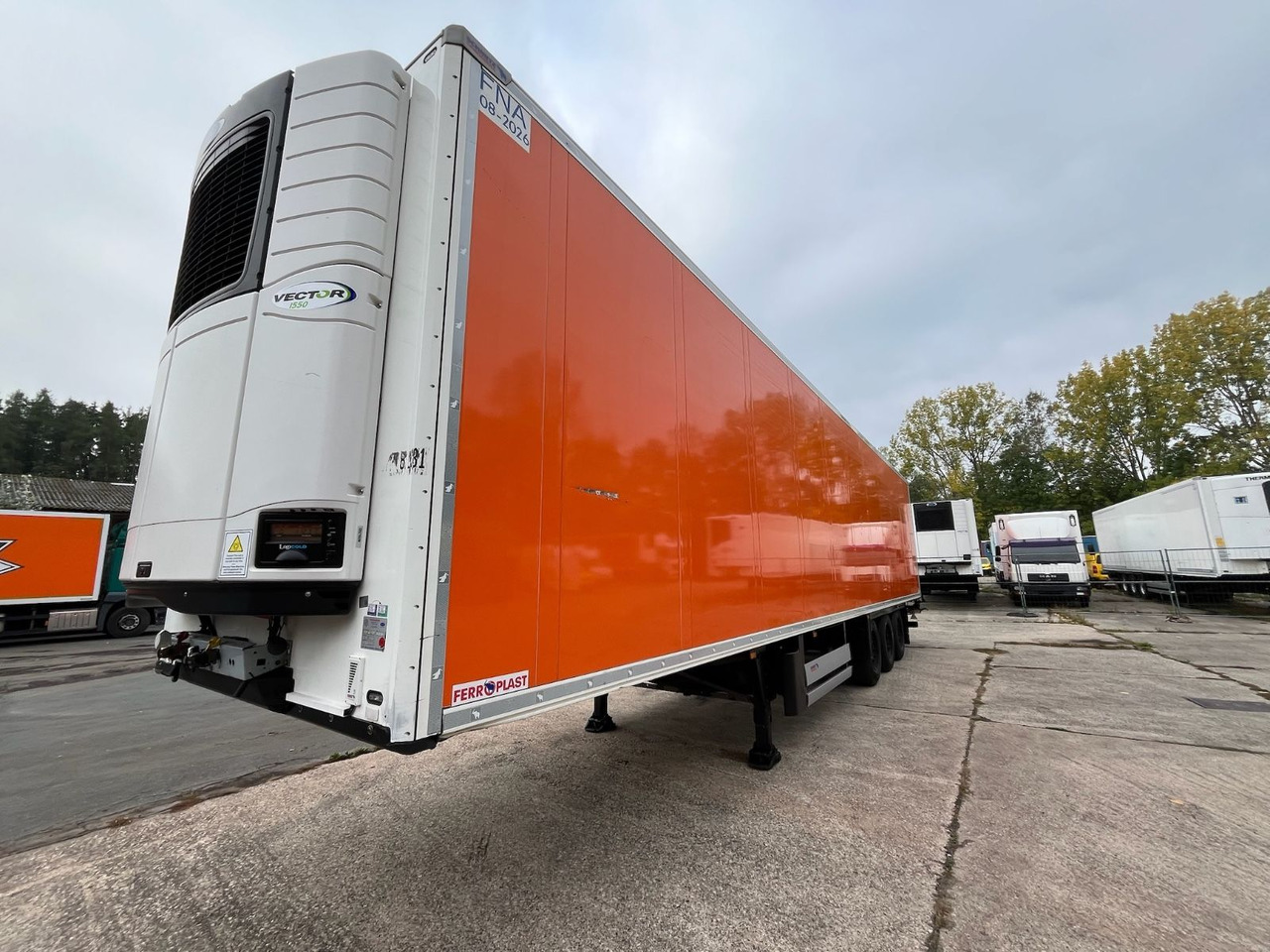 Schmitz Cargobull SCB*S3B/CARRIER/Vector1550/LBW/BÄR/2347h/13,4m - Полуприцеп-фургон: фото 2 Schmitz Cargobull SCB*S3B/CARRIER/Vector1550/LBW/BÄR/2347h/13,4m - Полуприцеп-фургон: фото 2