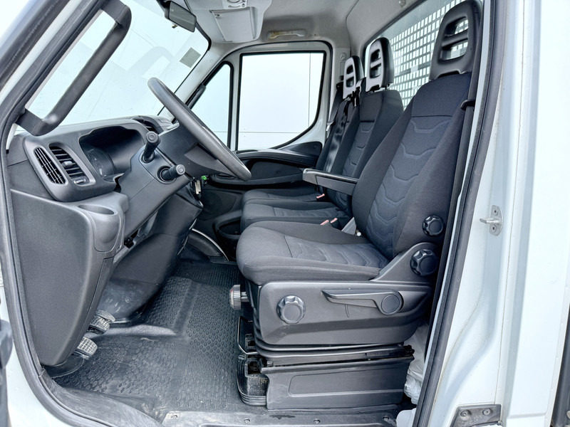 Iveco Daily 35S14 2.3 Open Laadbak Pritische Airco Cruise Control Lucht Geveerde Stoel - Малотоннажный бортовой грузовик: фото 5 Iveco Daily 35S14 2.3 Open Laadbak Pritische Airco Cruise Control Lucht Geveerde Stoel - Малотоннажный бортовой грузовик: фото 5