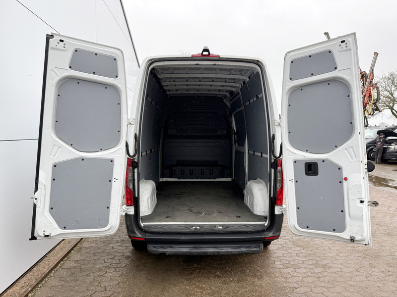 Цельнометаллический фургон, Электрический фургон Mercedes-Benz eSprinter 312 ALL-IN PRIJS L2H2 55kWh 168km WLTP 80kw Snelladen Climate Control Camera Stoelverwarming Laadkabel: фото 11 Цельнометаллический фургон, Электрический фургон Mercedes-Benz eSprinter 312 ALL-IN PRIJS L2H2 55kWh 168km WLTP 80kw Snelladen Climate Control Camera Stoelverwarming Laadkabel: фото 11