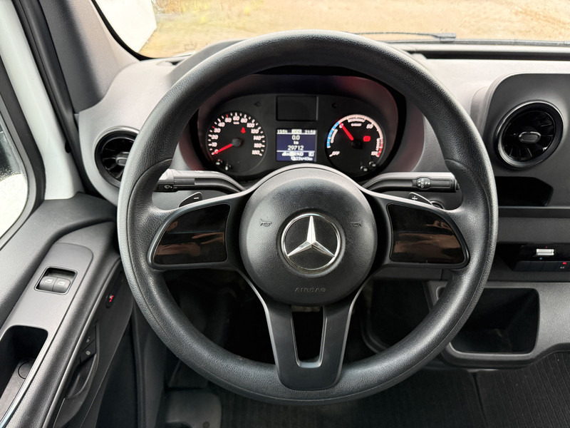 Цельнометаллический фургон, Электрический фургон Mercedes-Benz eSprinter 312 ALL-IN PRIJS L2H2 55kWh 168km WLTP 80kw Snelladen Climate Control Camera Stoelverwarming Laadkabel: фото 19 Цельнометаллический фургон, Электрический фургон Mercedes-Benz eSprinter 312 ALL-IN PRIJS L2H2 55kWh 168km WLTP 80kw Snelladen Climate Control Camera Stoelverwarming Laadkabel: фото 19