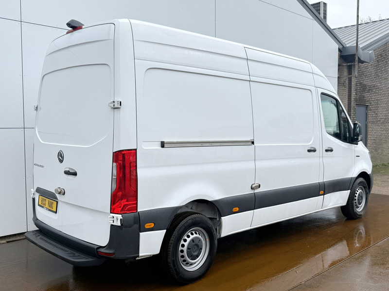 Mercedes-Benz eSprinter 312 - Binnenkort verwacht! L2H2 100% Elektrisch 55kWh 168km WLTP 80kw Snelladen Climate Control Camera Stoelverwarming - Легковой фургон, Электрический фургон: фото 3 Mercedes-Benz eSprinter 312 - Binnenkort verwacht! L2H2 100% Elektrisch 55kWh 168km WLTP 80kw Snelladen Climate Control Camera Stoelverwarming - Легковой фургон, Электрический фургон: фото 3