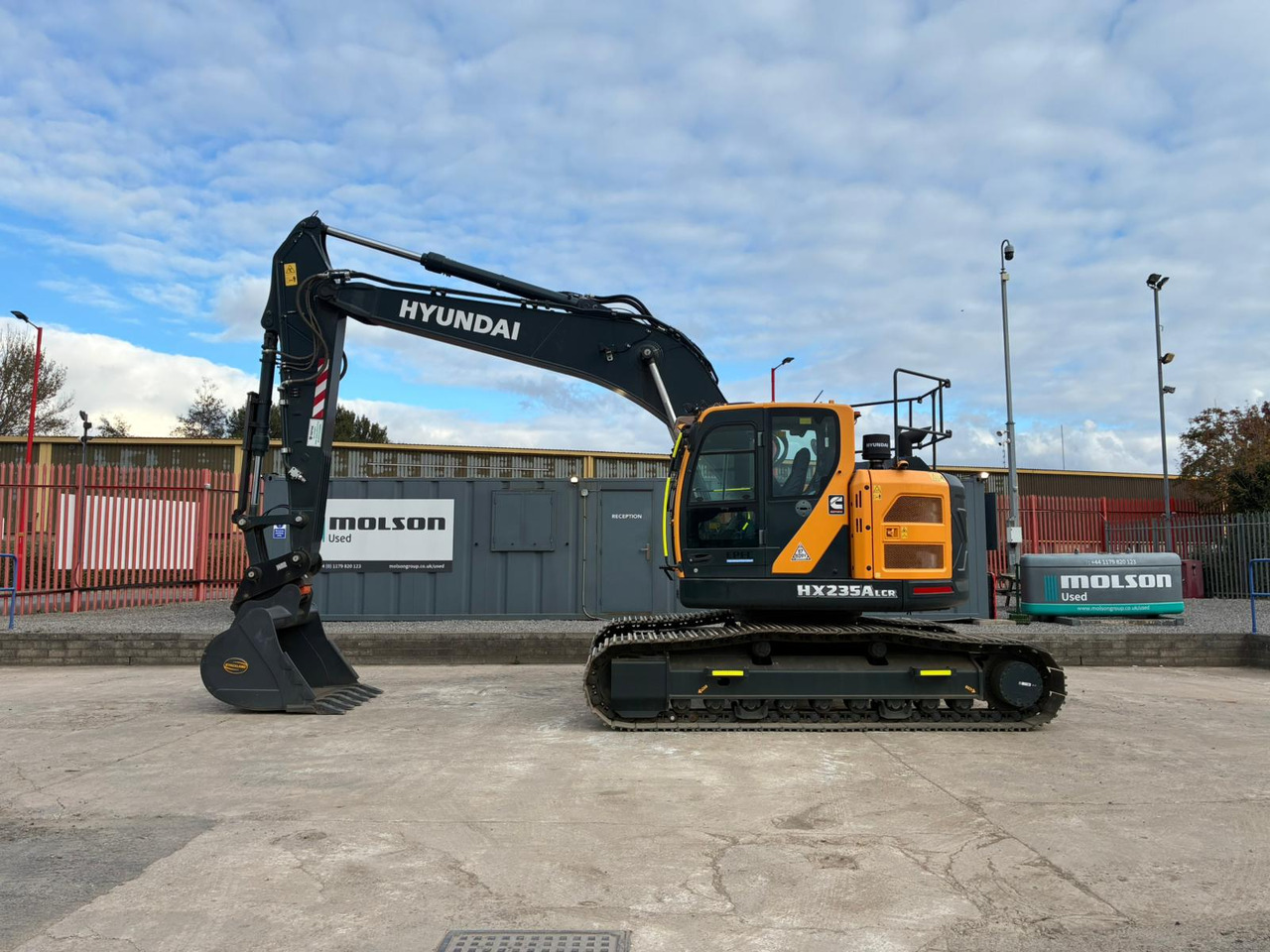 Hyundai HX235ALCR - Гусеничный экскаватор: фото 2 Hyundai HX235ALCR - Гусеничный экскаватор: фото 2