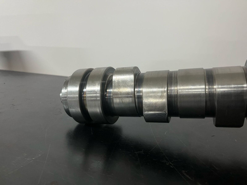 Liebherr Camshaft + Gear Wheel / Nokkenas + Tandwiel D9408 D 9408 - Двигатель и запчасти: фото 2 Liebherr Camshaft + Gear Wheel / Nokkenas + Tandwiel D9408 D 9408 - Двигатель и запчасти: фото 2