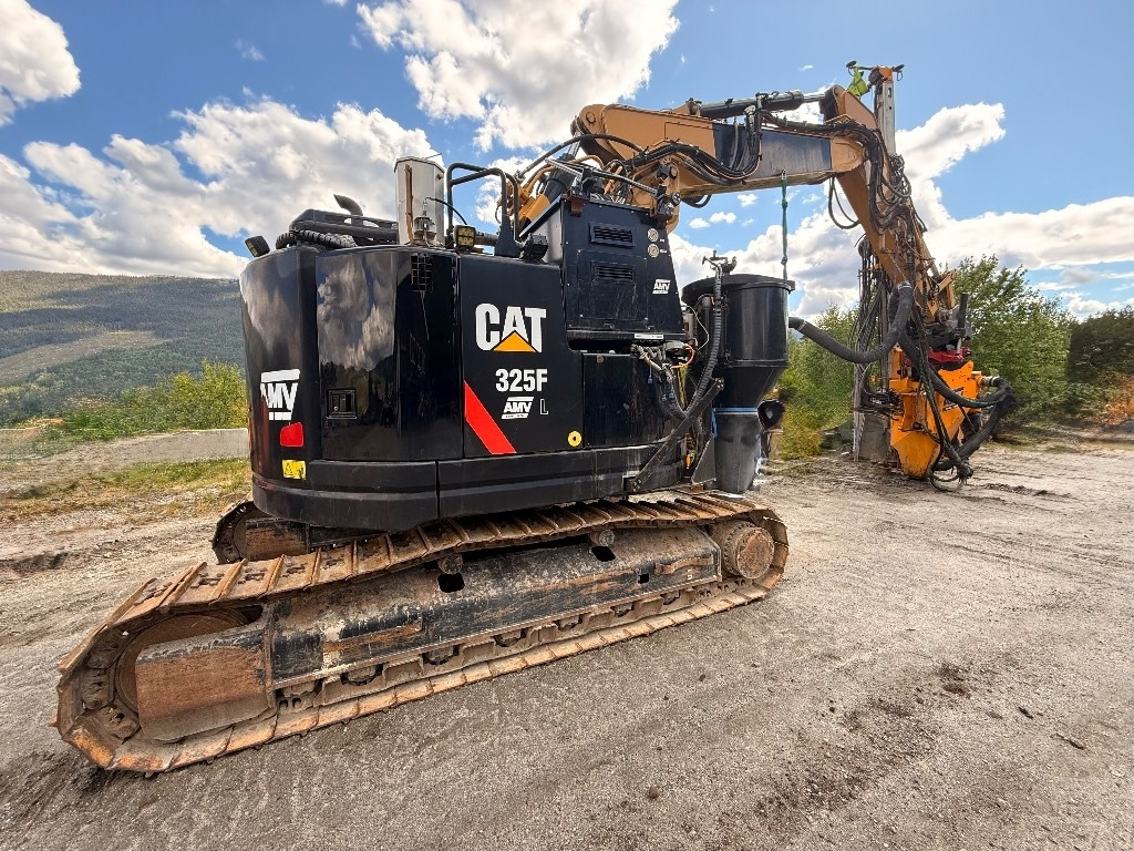 CAT 325 FL CR - Экскаватор: фото 2 CAT 325 FL CR - Экскаватор: фото 2