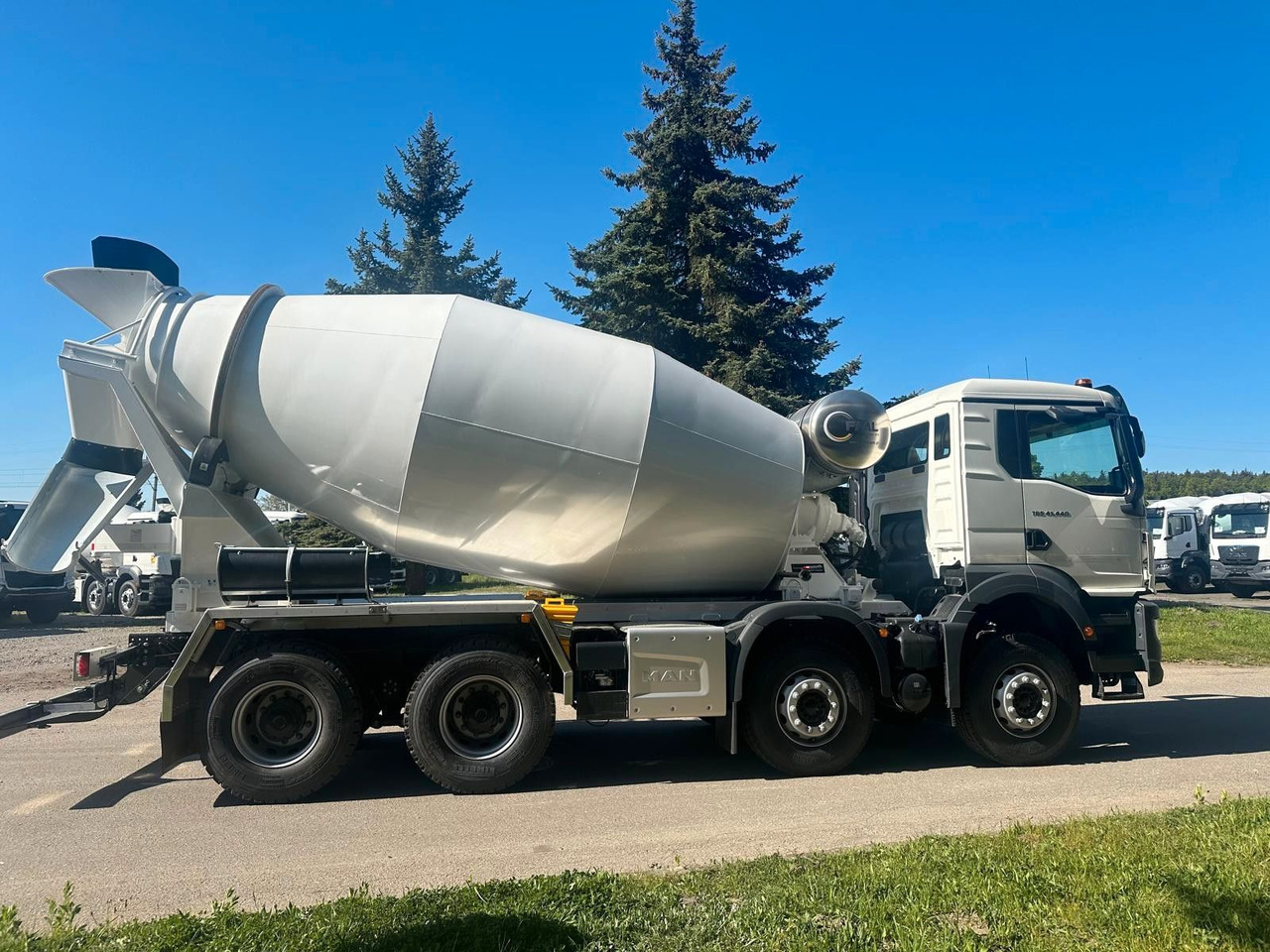 MAN TGS 41.400 8x4 EURO 2 FML 13M3 - Автобетоносмеситель: фото 3 MAN TGS 41.400 8x4 EURO 2 FML 13M3 - Автобетоносмеситель: фото 3