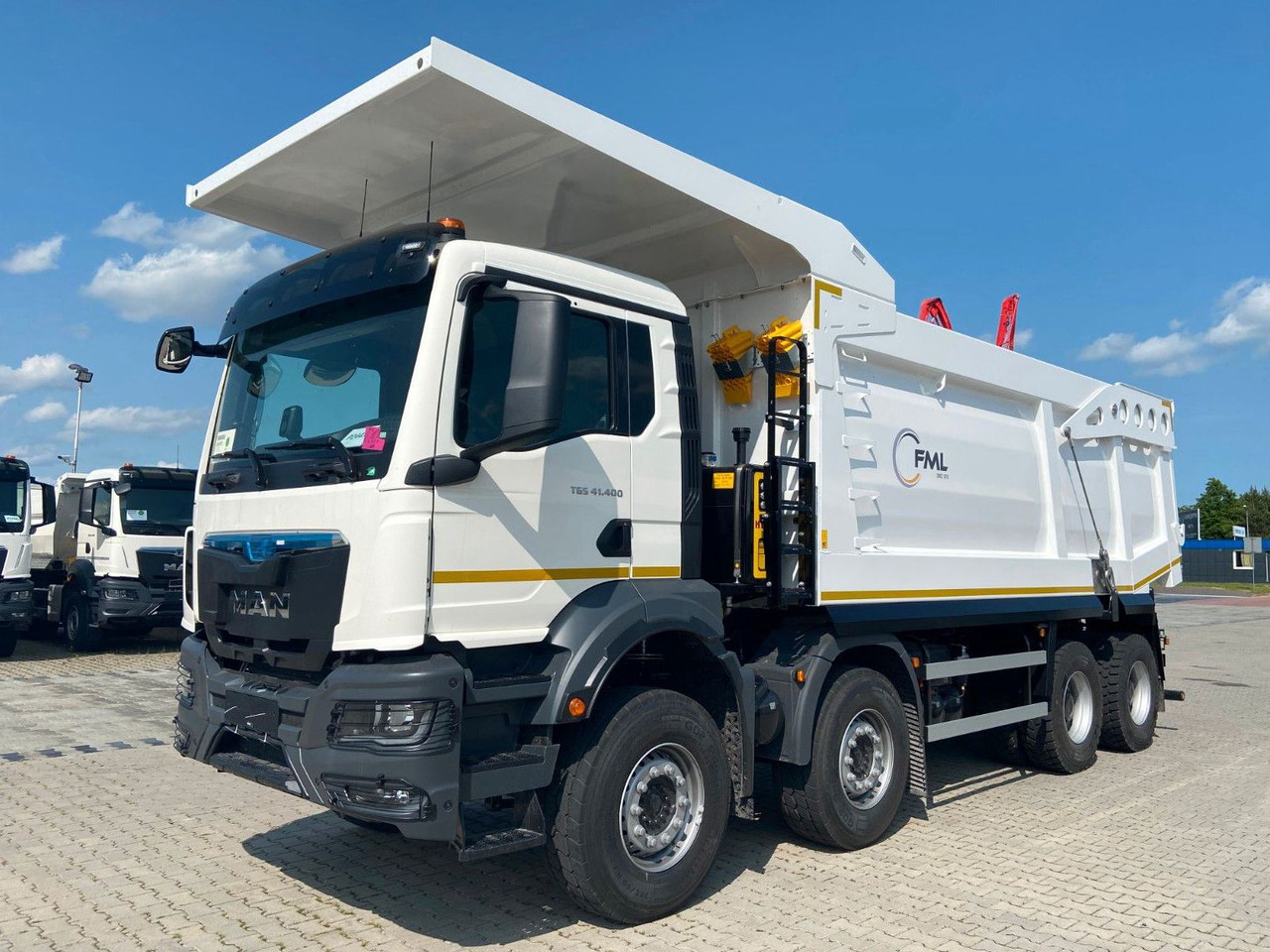 MAN TGS 44.400 8x4 EURO2 FML MINE KIPPER 23M3 MAN TGS 44.400 8x4 EURO2 FML MINE KIPPER 23M3 - Самосвал: фото 2 MAN TGS 44.400 8x4 EURO2 FML MINE KIPPER 23M3 MAN TGS 44.400 8x4 EURO2 FML MINE KIPPER 23M3 - Самосвал: фото 2