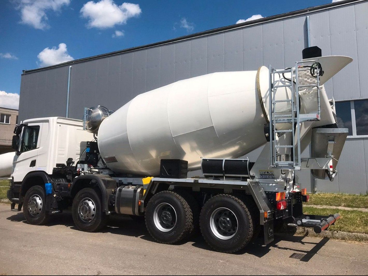 Scania P420 8X4 FML 10 M3 Scania P420 8X4 FML 10 M3 - Автобетоносмеситель: фото 3 Scania P420 8X4 FML 10 M3 Scania P420 8X4 FML 10 M3 - Автобетоносмеситель: фото 3
