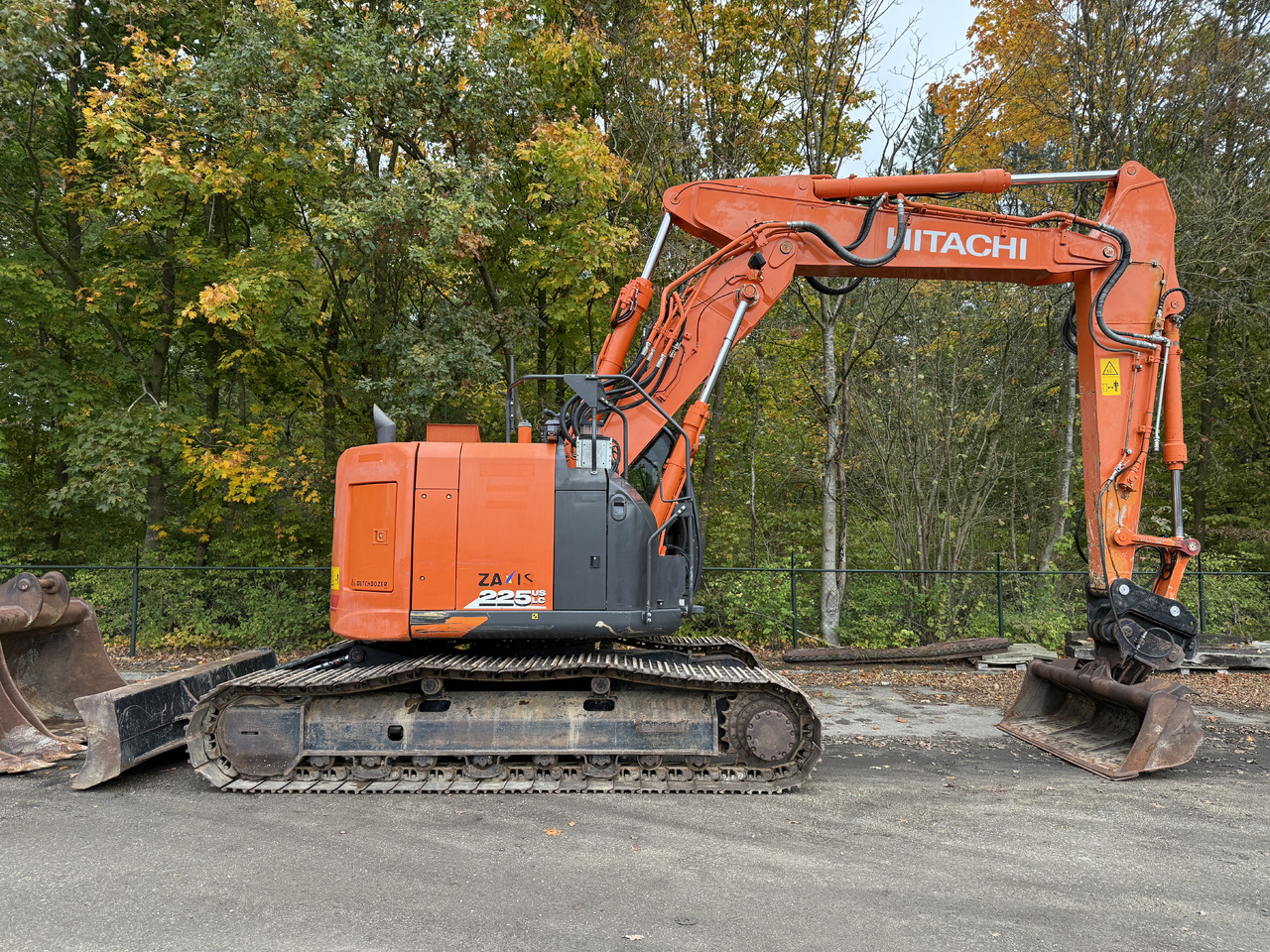 Hitachi ZX225USLC-6 - Гусеничный экскаватор: фото 5 Hitachi ZX225USLC-6 - Гусеничный экскаватор: фото 5