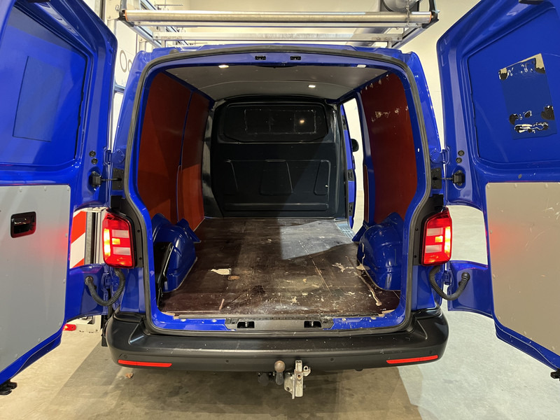 Volkswagen Transporter 2.0 TDI L2H1 / Van Den Born Glasresteel / Euro 6 / Airco / Glastransporter / Cruise Control / Trekhaak / Imperiaal / CarPlay / Navigatie / PDC / 83.500 KM !! - Фургон: фото 5 Volkswagen Transporter 2.0 TDI L2H1 / Van Den Born Glasresteel / Euro 6 / Airco / Glastransporter / Cruise Control / Trekhaak / Imperiaal / CarPlay / Navigatie / PDC / 83.500 KM !! - Фургон: фото 5