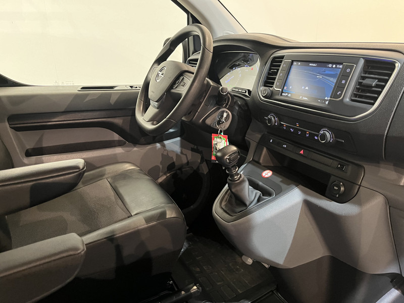 Opel Vivaro 2.0 CDTI L2H1 120 PK Servicebus / Inrichting / Euro 6 / 220V. / Airco / Cruise Control / Trekhaak / Camera / CarPlay / Navigatie / 60.800 KM !! - Легковой фургон: фото 3 Opel Vivaro 2.0 CDTI L2H1 120 PK Servicebus / Inrichting / Euro 6 / 220V. / Airco / Cruise Control / Trekhaak / Camera / CarPlay / Navigatie / 60.800 KM !! - Легковой фургон: фото 3