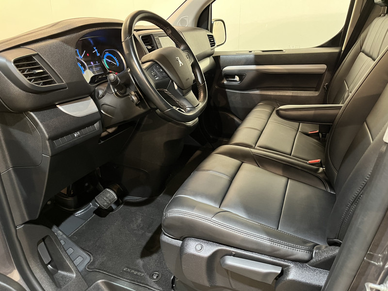 Peugeot e-Expert EV L3 DC Dubbel Cabine 75 kWh / 2X Schuifdeur / Trekhaak / Camera / Leder / CarPlay / Navigatie / Clima / Cruise / 49.300 KM !! - Легковой фургон, Грузопассажирский фургон: фото 5 Peugeot e-Expert EV L3 DC Dubbel Cabine 75 kWh / 2X Schuifdeur / Trekhaak / Camera / Leder / CarPlay / Navigatie / Clima / Cruise / 49.300 KM !! - Легковой фургон, Грузопассажирский фургон: фото 5