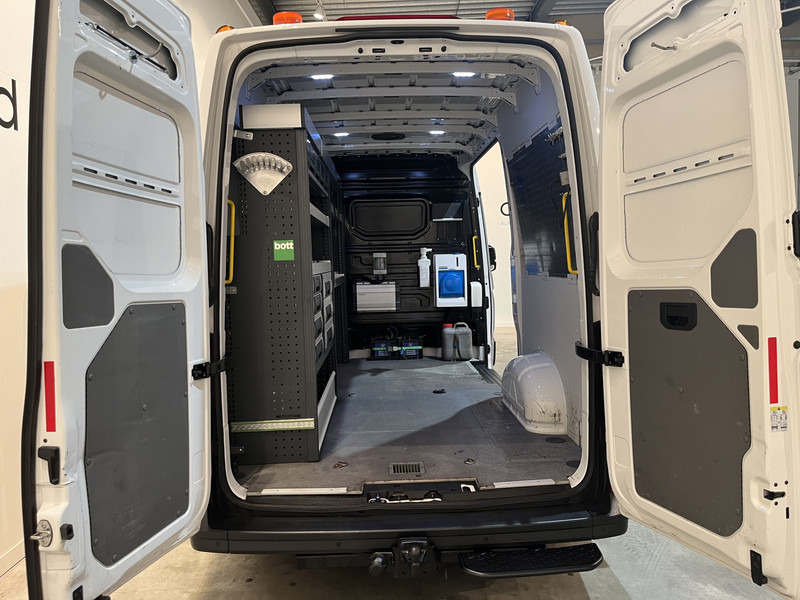 Volkswagen Crafter 35 2.0 TDI L3H3 180 PK Servicebus / Bott Inrichting / Euro 6 / Trekhaak 3000 KG / 220V. / Airco / Navigatie / CarPlay / Cruise Control / PDC 85.250 KM !! - Цельнометаллический фургон, Грузопассажирский фургон: фото 5 Volkswagen Crafter 35 2.0 TDI L3H3 180 PK Servicebus / Bott Inrichting / Euro 6 / Trekhaak 3000 KG / 220V. / Airco / Navigatie / CarPlay / Cruise Control / PDC 85.250 KM !! - Цельнометаллический фургон, Грузопассажирский фургон: фото 5