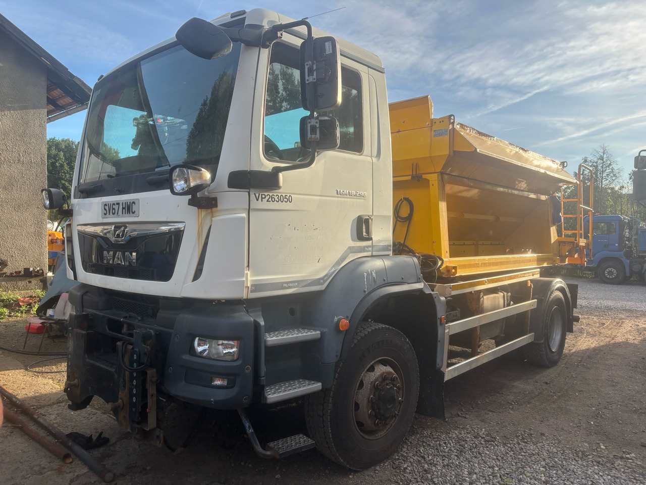 MAN TGM 18.290 4x4BB SPREADER/GRITTER/Plough - Снегоуборочная машина: фото 3 MAN TGM 18.290 4x4BB SPREADER/GRITTER/Plough - Снегоуборочная машина: фото 3