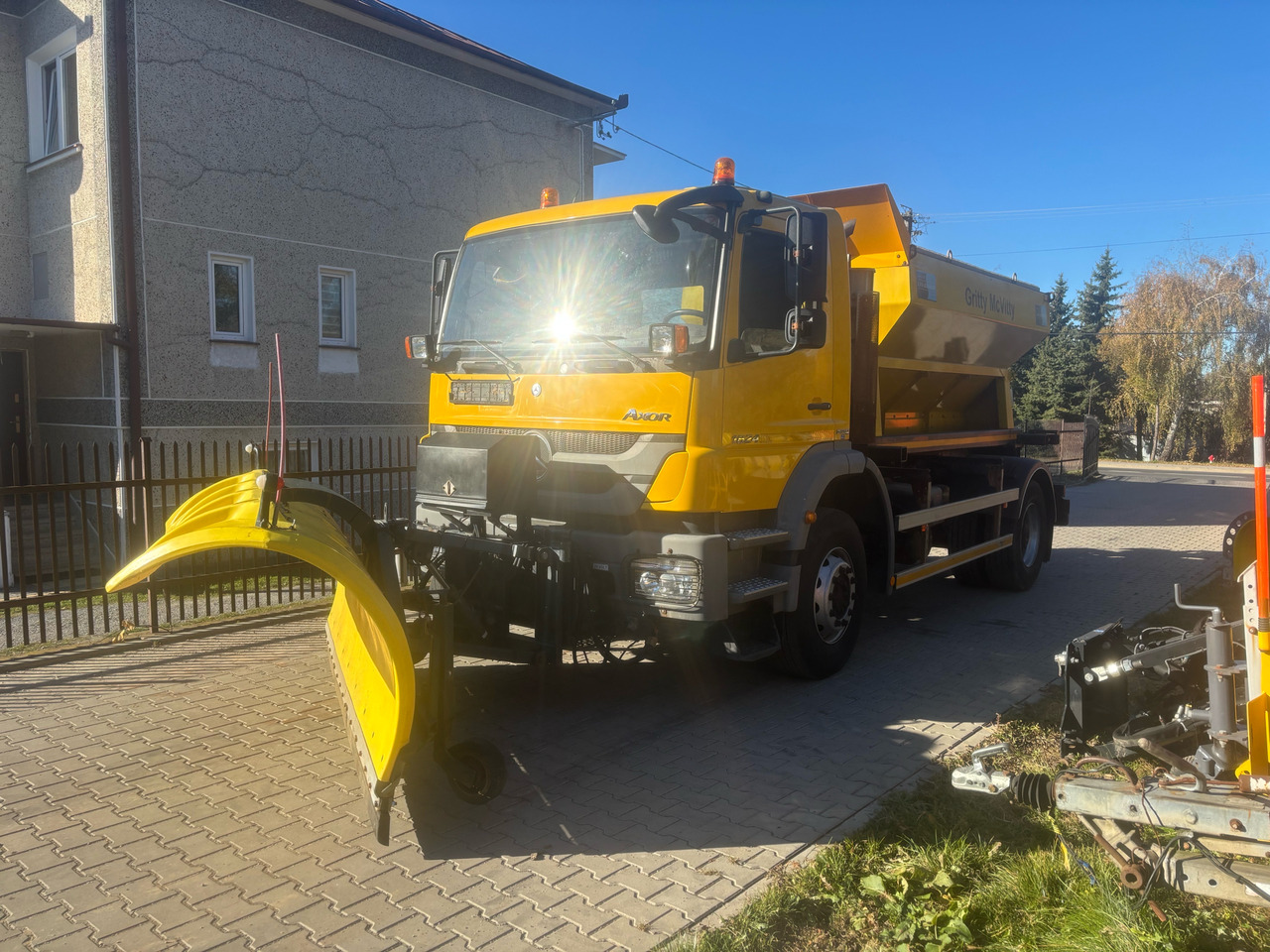 Mercedes AXOR 1824 4x2 Spreader/Gritter/Plough - Снегоуборочная машина: фото 3 Mercedes AXOR 1824 4x2 Spreader/Gritter/Plough - Снегоуборочная машина: фото 3