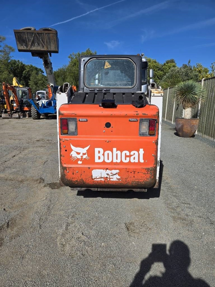 Bobcat S 130 - Мини-погрузчик с бортовым поворотом: фото 3 Bobcat S 130 - Мини-погрузчик с бортовым поворотом: фото 3