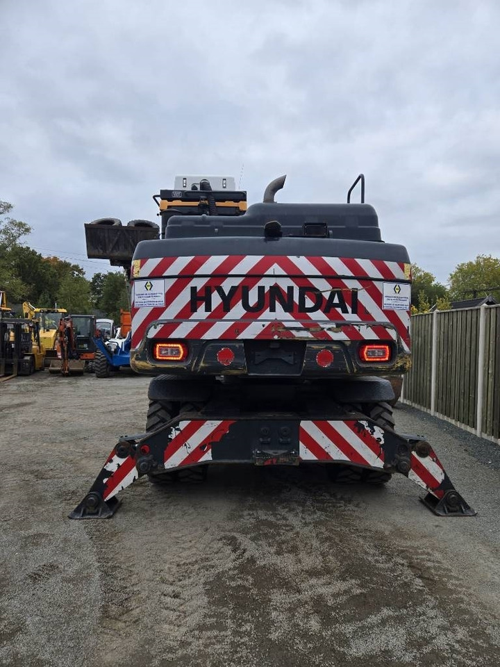 Hyundai HW 160 - Колёсный экскаватор: фото 3 Hyundai HW 160 - Колёсный экскаватор: фото 3