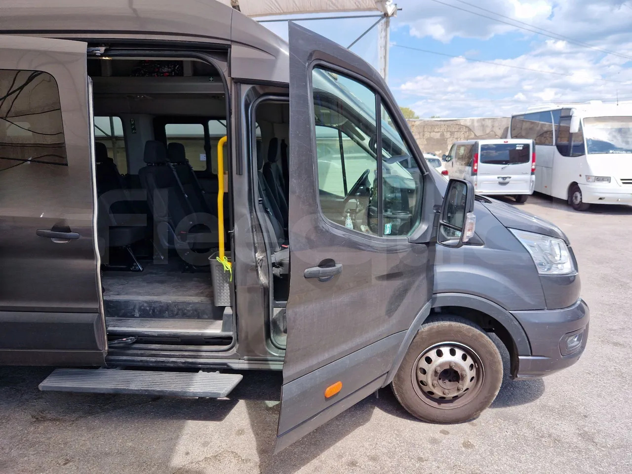 Микроавтобус, Пассажирский фургон Ford Transit: фото 14