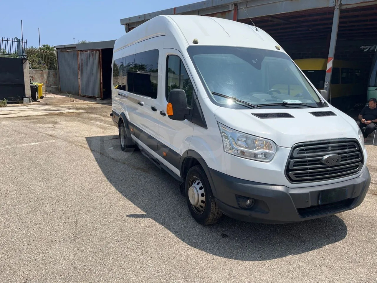Ford Transit - Микроавтобус, Пассажирский фургон: фото 1 Ford Transit - Микроавтобус, Пассажирский фургон: фото 1