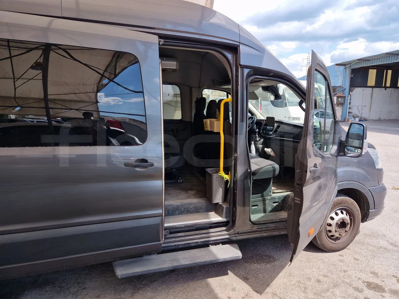Микроавтобус, Пассажирский фургон Ford Transit: фото 17