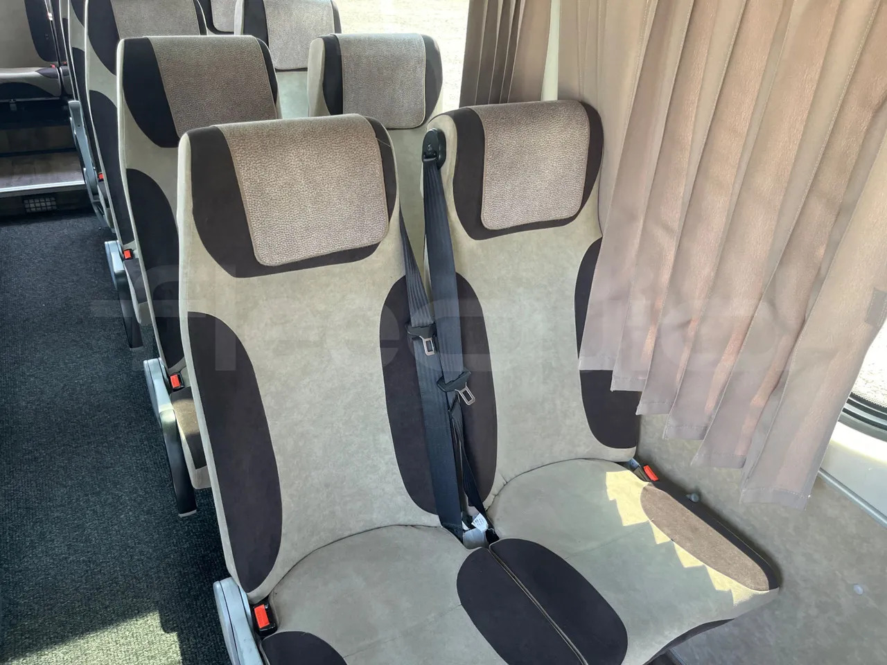 Микроавтобус, Пассажирский фургон Iveco Daily: фото 18