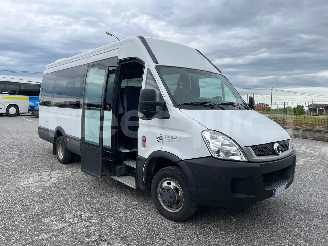 Микроавтобус, Пассажирский фургон Iveco Daily: фото 10