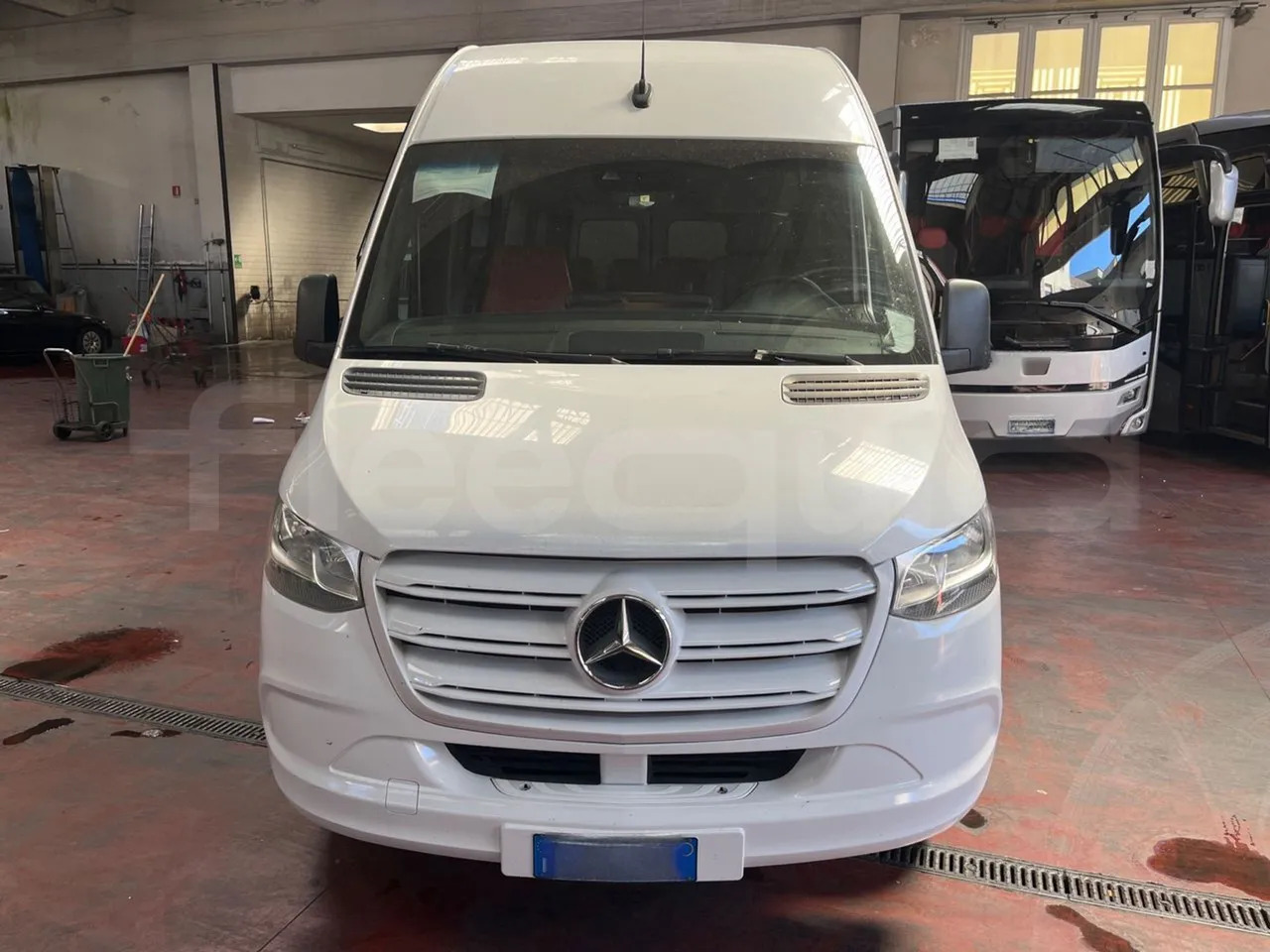 Mercedes-Benz Sprinter - Микроавтобус, Пассажирский фургон: фото 2 Mercedes-Benz Sprinter - Микроавтобус, Пассажирский фургон: фото 2