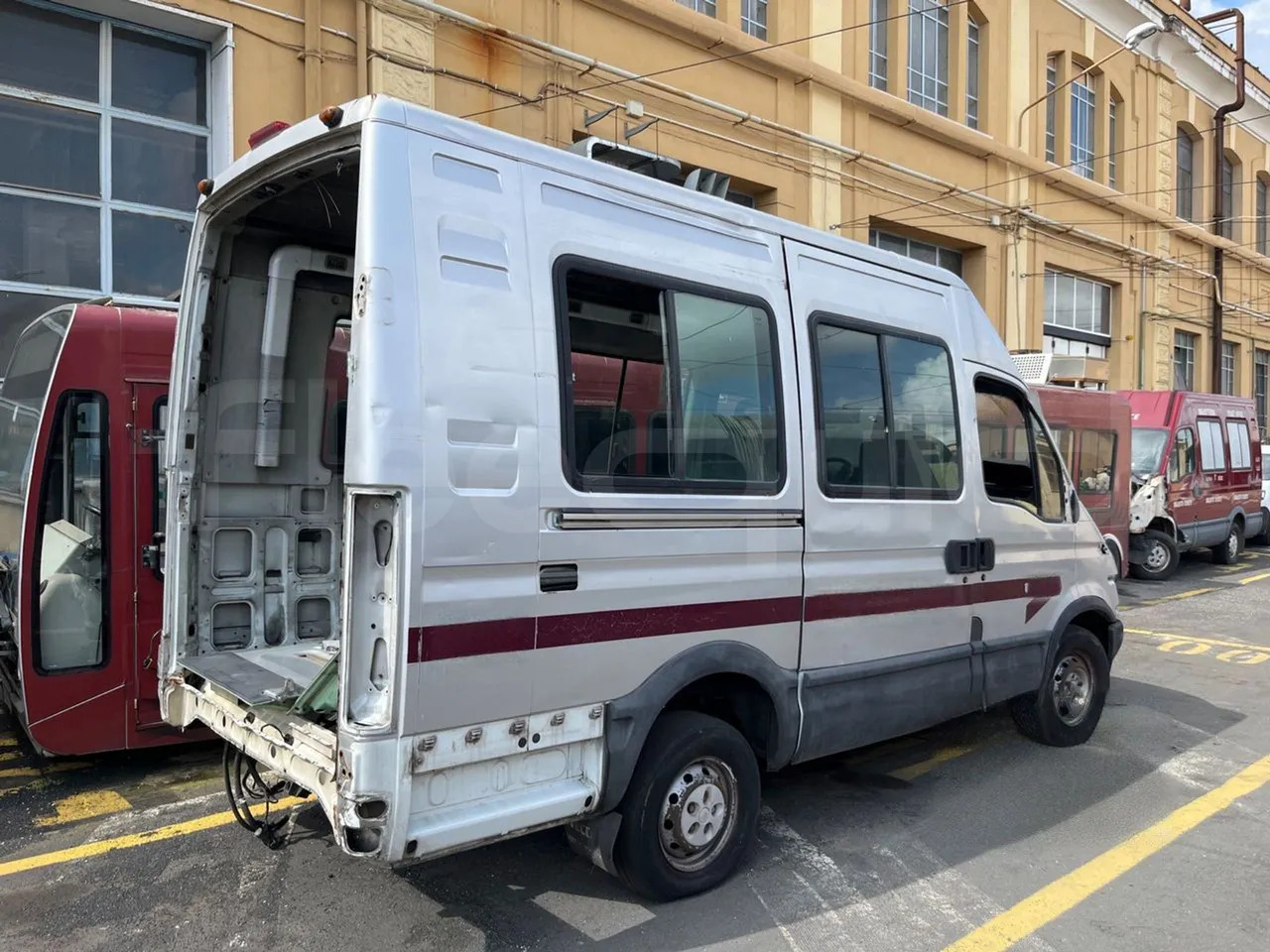 N.6Iveco Daily - Микроавтобус, Пассажирский фургон: фото 5 N.6Iveco Daily - Микроавтобус, Пассажирский фургон: фото 5
