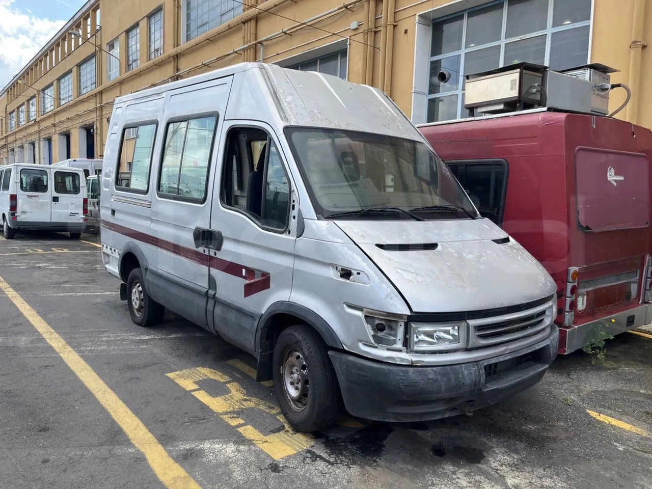 N.6Iveco Daily - Микроавтобус, Пассажирский фургон: фото 1 N.6Iveco Daily - Микроавтобус, Пассажирский фургон: фото 1