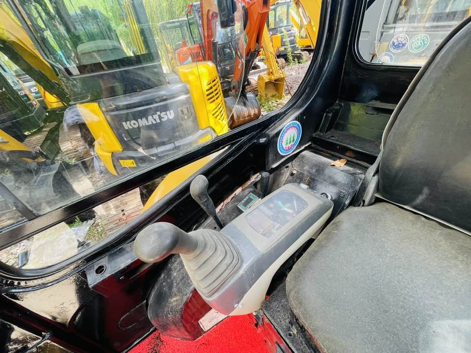 CAT 303C CR - Мини-экскаватор: фото 2 CAT 303C CR - Мини-экскаватор: фото 2