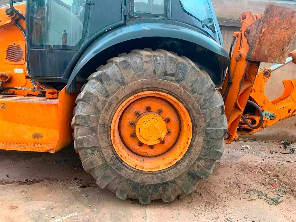 Case 580 M - Экскаватор-погрузчик: фото 2 Case 580 M - Экскаватор-погрузчик: фото 2