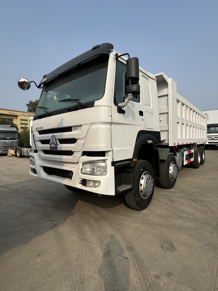 HOWO 8x4 - Внедорожный самосвал: фото 1 HOWO 8x4 - Внедорожный самосвал: фото 1